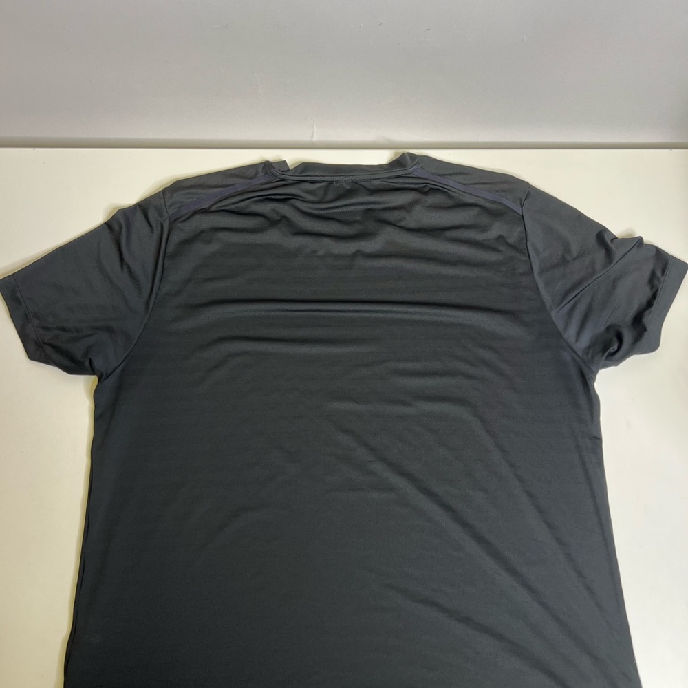 Pair of Men’s Rhone Reign Performance T-Shirt Black and Navy Blue - Size XL - Picture 7 of 15